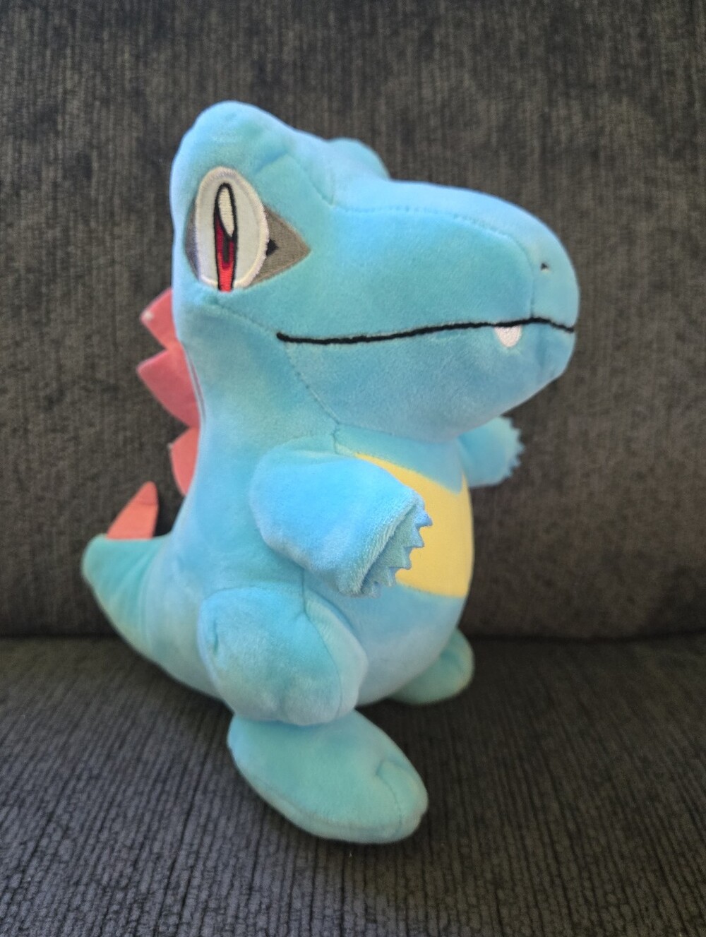 Pokemon Totodile Plush Figure Stuffed Animal 2022 Game Freak